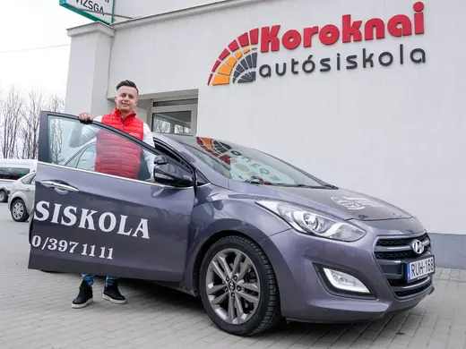 Hyundai i30 oktatójármű
