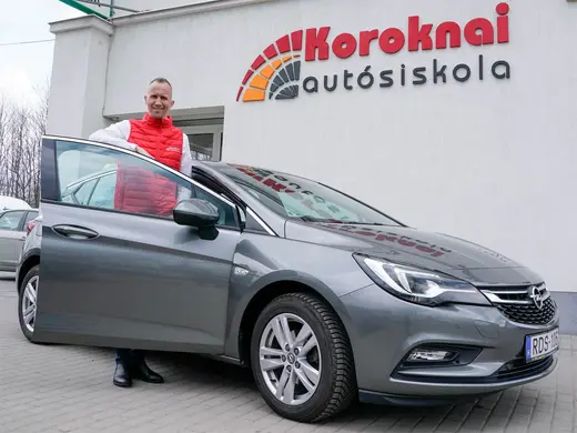 Opel Astra oktatójármű
