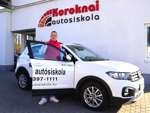 Volkswagen T-Cross (petrol) oktatójármű